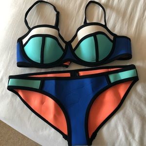 TRAINGL Bikini